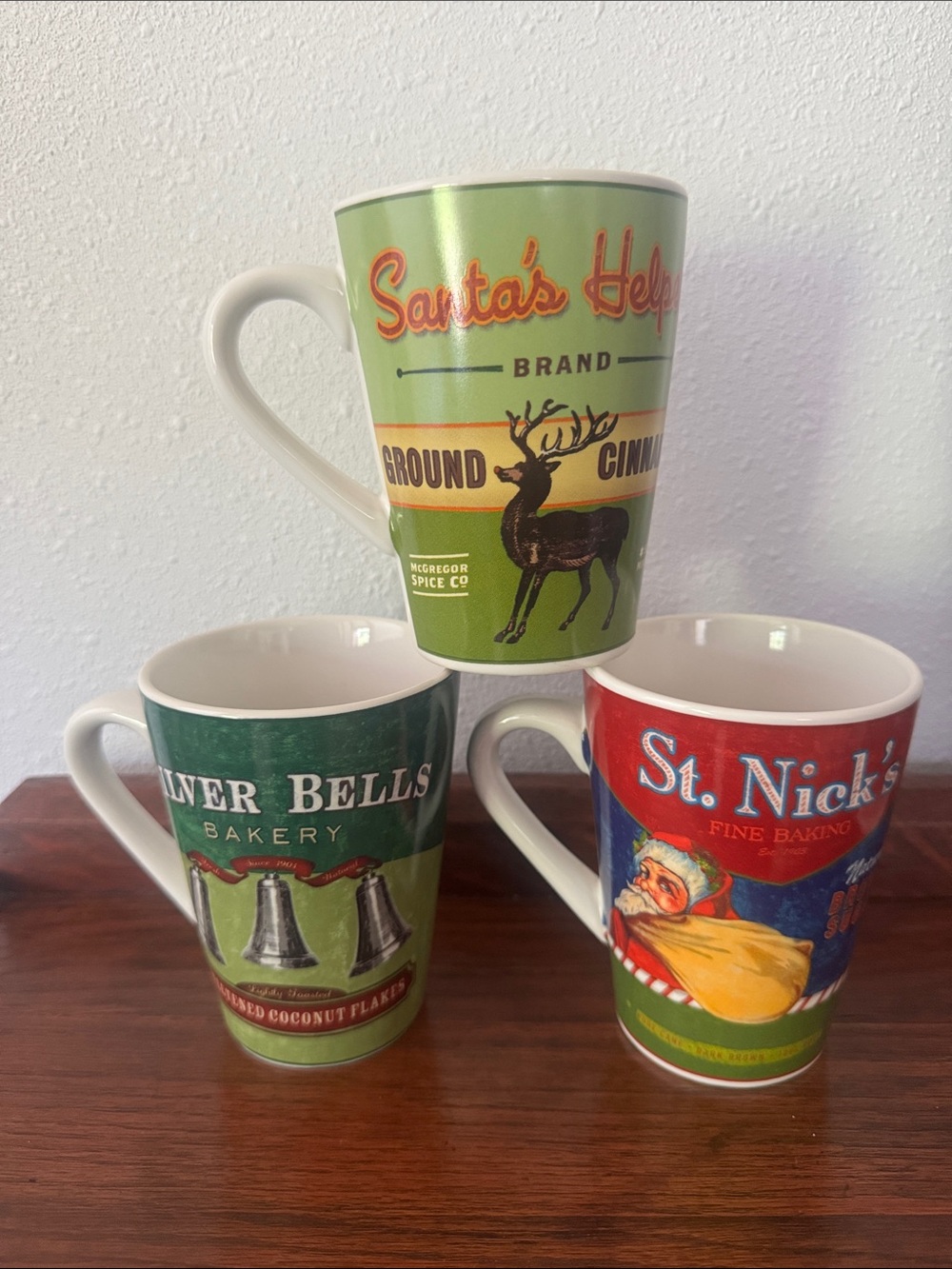 Oneida Set of 3 Holiday Baking Stoneware Mugs Dishwasher/Microwave Safe
